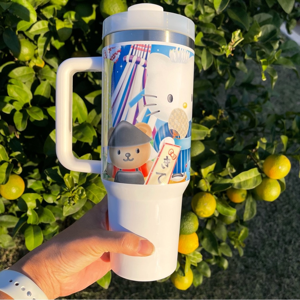 Sanrio Hello Kitty Tumbler 40 oz tumbler with hand carry handle. Brand N - Picture 7 of 7